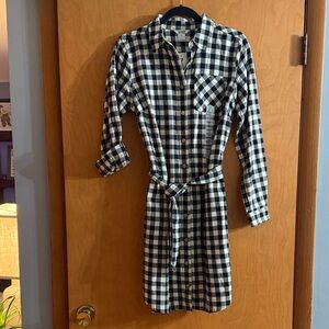 NWT Duluth Trading Co Black and White Plaid Long Sleeve Dress